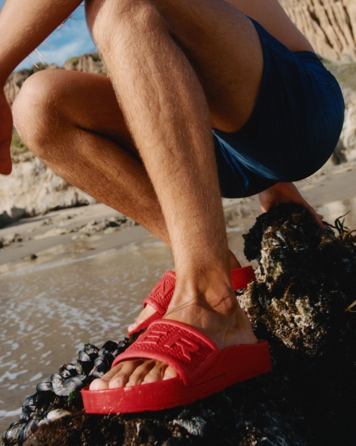 hunter_mens_bloom_slides_logo_red.jpg Hunter Men's BLOOM Slides Logo Red - Image 1
